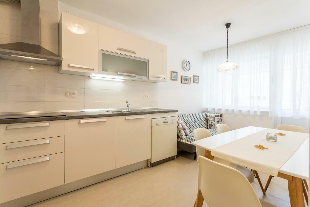 Modern Apartment Near The Beach And Center Of Split Luaran gambar