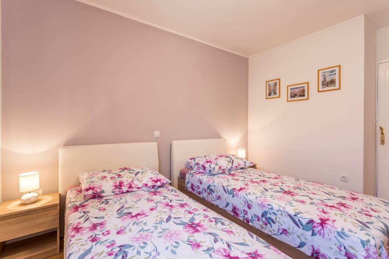 Modern Apartment Near The Beach And Center Of Split Luaran gambar